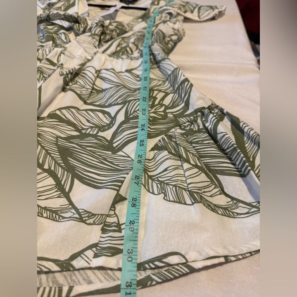 NWT AAKAA Women small Green‎ Leaf Print Tie  Romper TRAVEL BOHO BEACHY TROPICAL - Picture 6 of 10